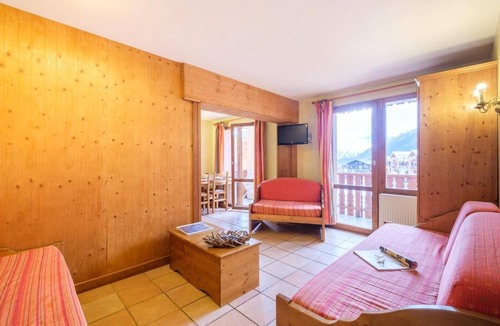 Lanslevillard Apartment | Wifi, 50m from shops, fitness, sauna, balcony, tv, ski locker, 72m², Val Cenis