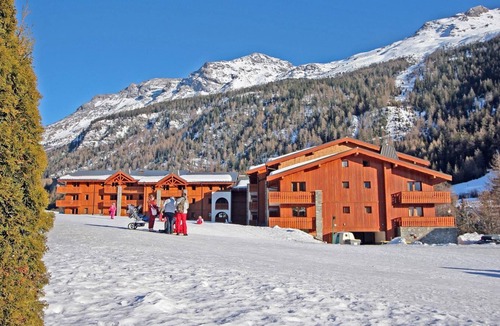 Lanslevillard Apartment | Wifi, 50m from shops, fitness, sauna, balcony, tv, ski locker, 72m², Val Cenis