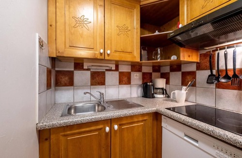 Lanslevillard Apartment | Wifi, 50m from shops, fitness, sauna, tv, ski locker, 36m², Val Cenis