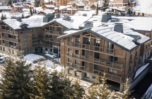 Les Gets Apartment | Wifi, resort center, 3rd floor, sauna, hammam, balcony, fireplace or stove, parking, tv, 158m²
