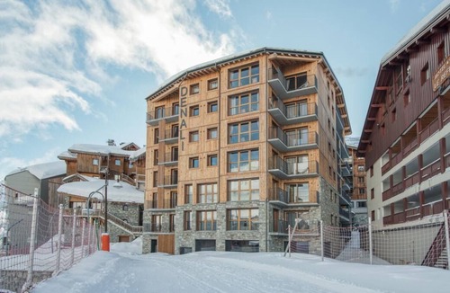 Tignes le Lac Apartment | Wifi, resort center, 4th floor, swimming pool, sauna, hammam, balcony, tv, ski locker, 115m², Tignes