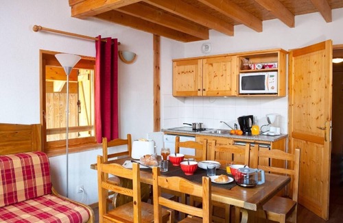 Saint-Sorlin-d'Arves Apartment | Wifi, swimming pool, terrace, balcony, parking, 50-60m², Saint Sorlin d'Arves