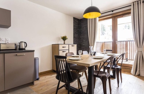 Plagne 1800 Apartment | Wifi, view mountain, balcony, parking, tv, ski locker, 125m², La Plagne