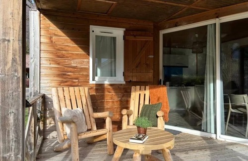 Chezery Forens Ski Chalet | ZEcamping 3 étoiles toboggans animaux acceptés chalet TV BBQ 35m2