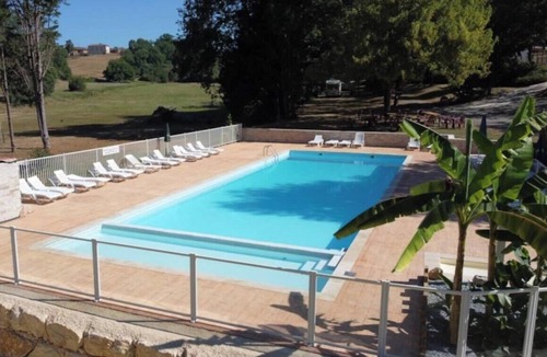 Soturac House | ZEcamping 3* espace aquatique chiens acceptés fitness locatif TV BBQ