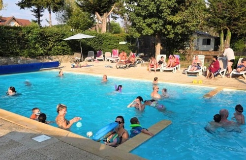 Messery House | ZEcamping 3* piscine mobil-home TV LV BBQ 31m2 6 pers