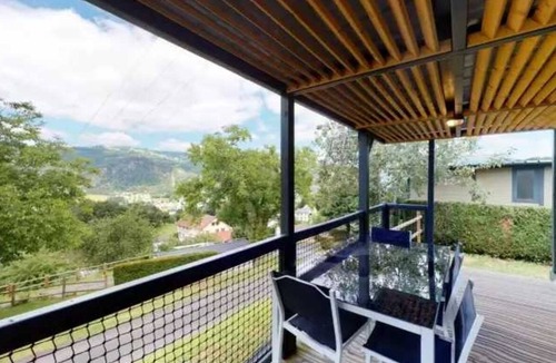 Vic-sur-Cere Ski Chalet | ZEcamping familial piscine couverte dog friendly chalet TV LV 28m2