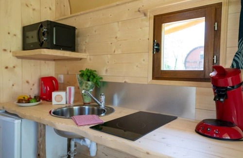 Chassenard Cabin | ZEcamping piscine chauffée pet friendly locatif BBQ 4 pers