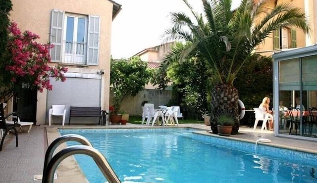 10 min du centre ! Chambre triple + Accès piscine