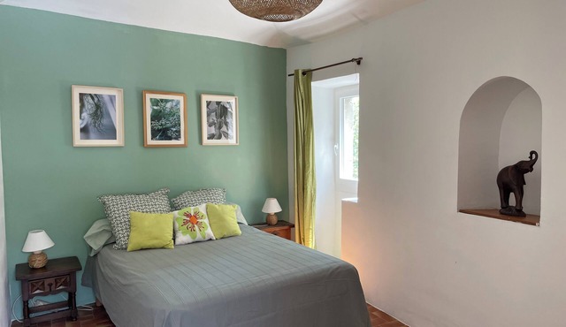 10 minutes from the river! Typical Ardèche house, pets welcome.