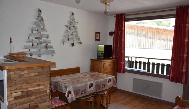 10m from resort center, 2nd floor, balcony, parking, tv, 36m², Pralognan-la-Vanoise