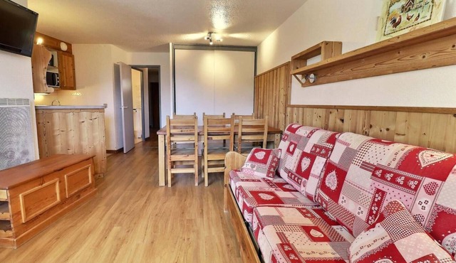 150m from resort center, 3rd floor, balcony, ski locker, 41m², La Tania