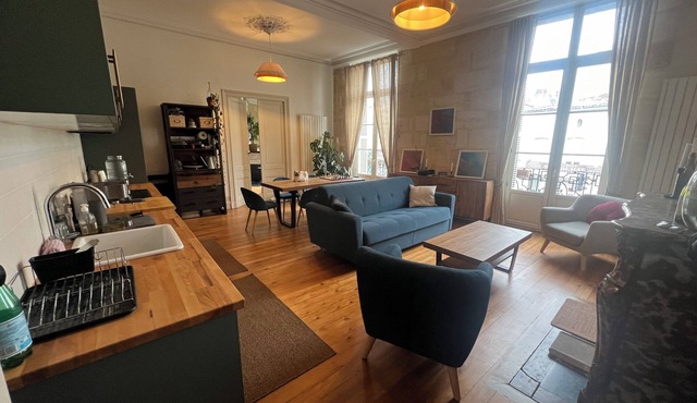 2 master suites in renovated old apartment