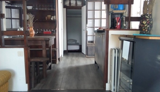 25 m² cottage right on the water; pets allowed