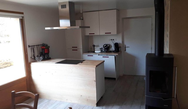 3-bedroom chalet in serene Cardaillac with cool AC breeze