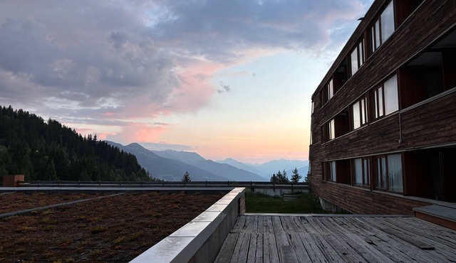 3 Real rooms 50 m2 at the foot of the slopes(French Ski School)and summer swimming pool