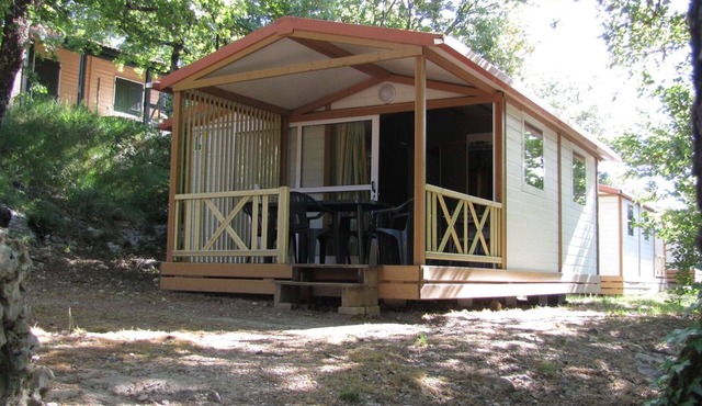 3-room Chalet with Terrace in Vogüé