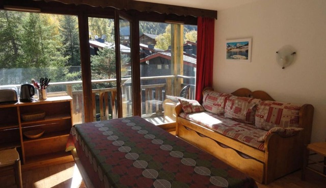 300m from resort center, 5th floor, balcony, parking, tv, ski locker, 58m², La Norma