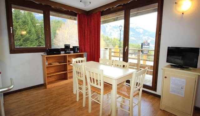 300m from resort center, 1st floor, parking, tv, ski locker, 42m², La Norma