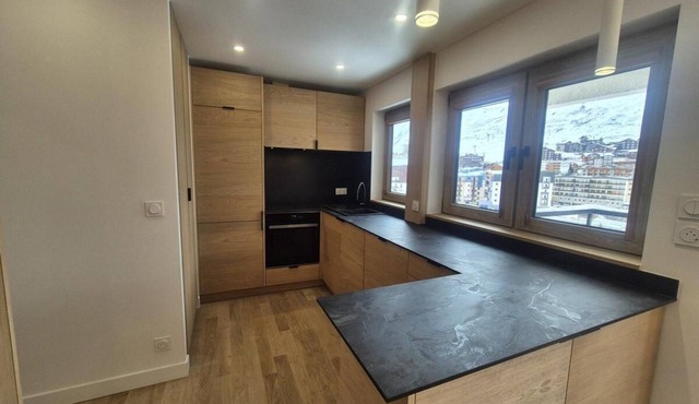300m from resort center, 1st floor, balcony, tv, ski locker, 42m², Tignes