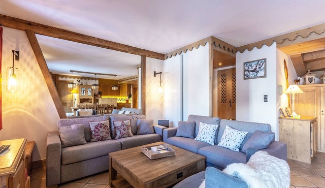 4-Bedroom Duplex with Pool, Spa, Ski-in/Ski-out