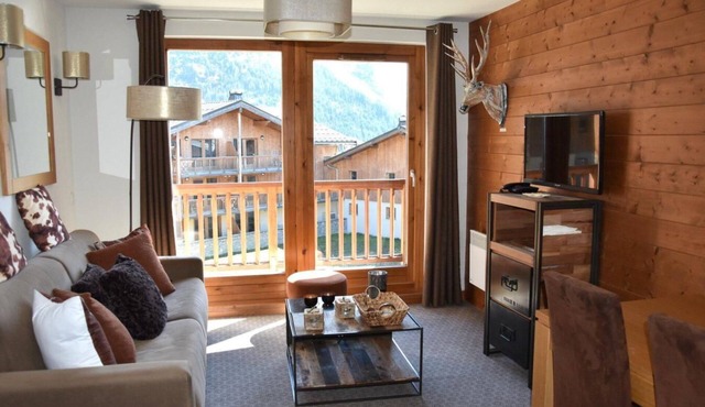 4th floor, swimming pool, sauna, hammam, balcony, parking, tv, ski locker, 32m²