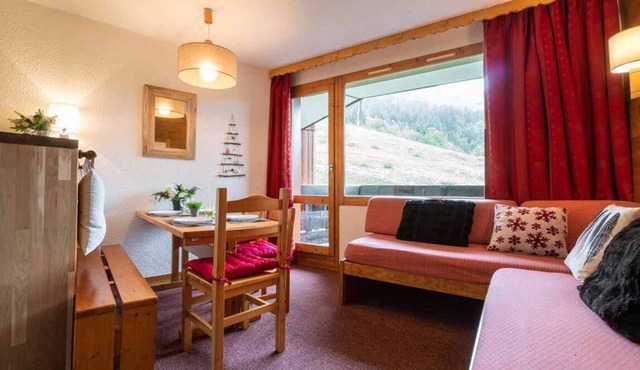 4th floor, view mountain/ski slopes, balcony, ski locker, 33m², Valmorel