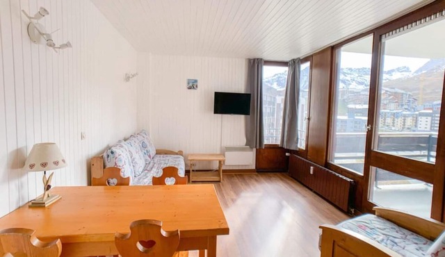 50m from shops, 4th floor, view mountain, balcony, tv, ski locker, 24m², Tignes