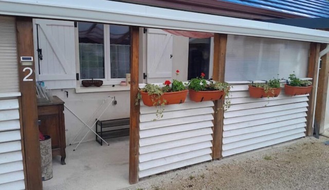 A39 Exit No. 5 Studio: Quiet/Relaxing/Safe. Parking, Wi-Fi. No, accessible to people with disabilities