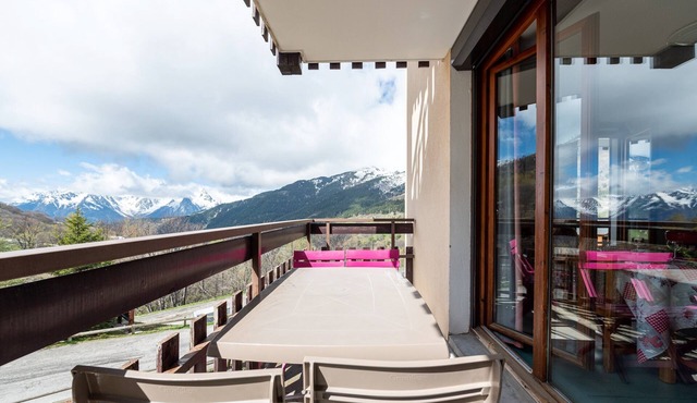 Apartment 'Appartement Bdl' with Mountain View and Balcony