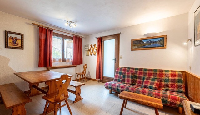 Apartment 'La Bévéria 5' with Private Terrace and Shared Garden