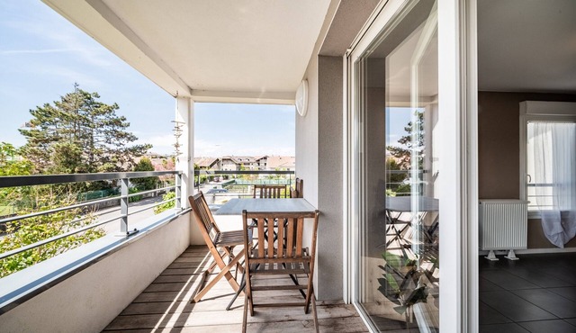 Apartment "Le Cocon" with Mountain View, Balcony, and Wi-Fi
