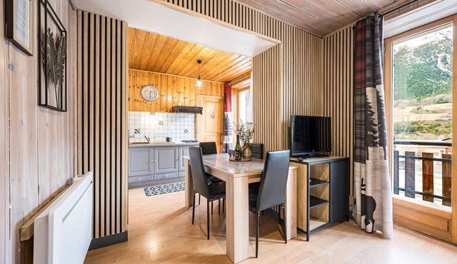 Apartment 'Le Gypaete Val Cenis' with Mountain View, Balcony and Wi-Fi
