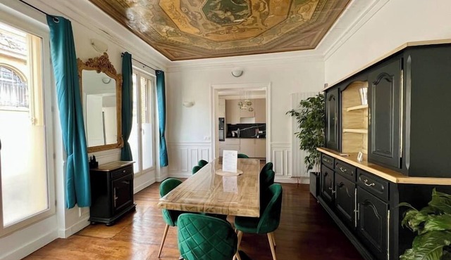 Appartement de Luxe Avec Fresque