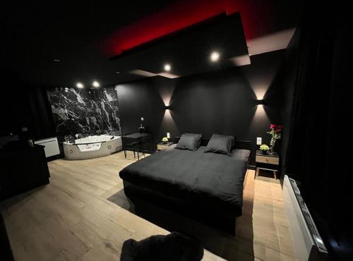 Atypical romantic room