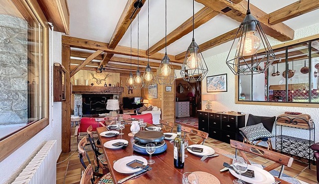 Authentic chalet, mountain view - 15 guests