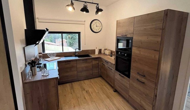 Authentic stone cottage near Saint-Chinian