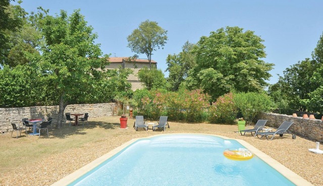 Awesome home in Barjac
