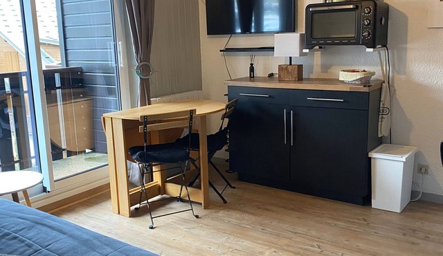Between lake and mountains, cosy type 2 apartment at the foot of the gondolas.