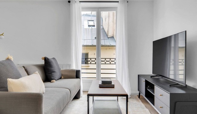 Blueground | Saint Germain des Prés, furnished