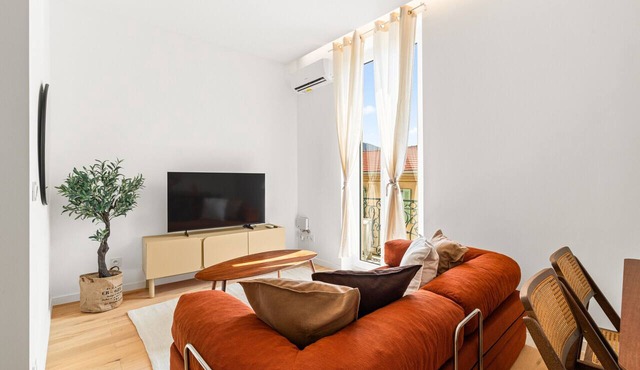 Bright & Charming 1 Bedroom