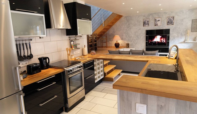 Bright duplex 120 m², 6/8 pers, balcony, Jura nature