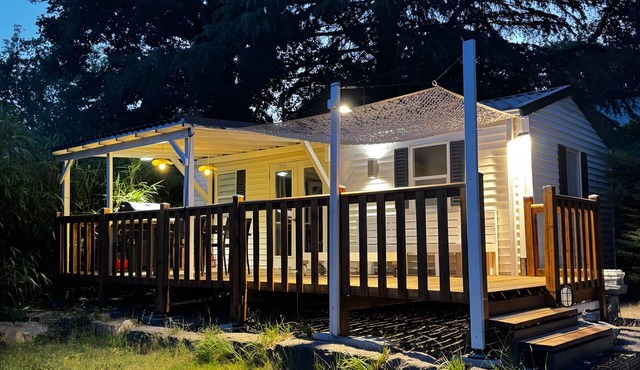 Bungalow “L’échappée” with Mountain View, Wi-Fi, and Air Conditioning