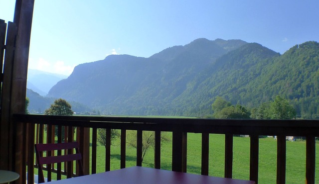 Calm Duplex T4 with parking, pets allowed in Samoëns