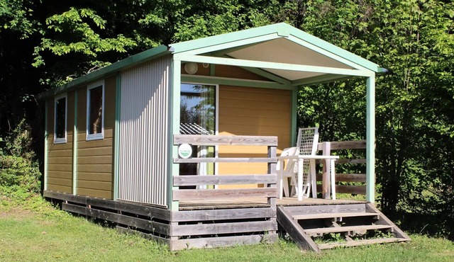 Camping Le Balcon de Chartreuse* - Chalet Anémone 2 People