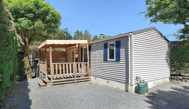 Caravan "Mobil Home Lodge 77 No. 28" with Shared Pool