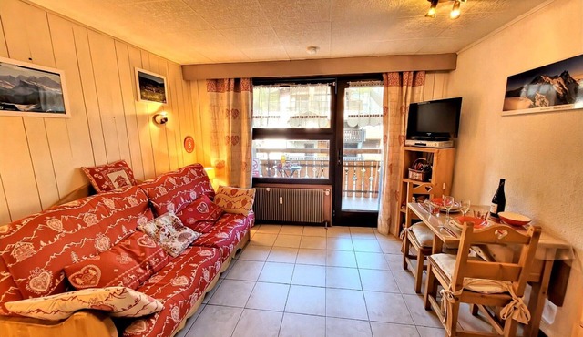 Central studio, near slopes, ideal for 2