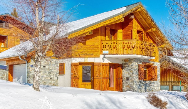Chalet l’Hermine - Three Bedroom Chalet, Sleeps 8
