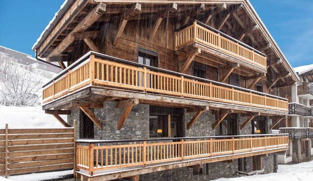 Chalet 15 persons Les Gets ski resort 6/8 bedrooms with private bathroom Jacuzzi