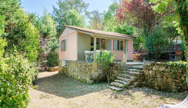 Chalet "Comfort Shared Pool" with Pool, Shared Terrace and Wi-Fi